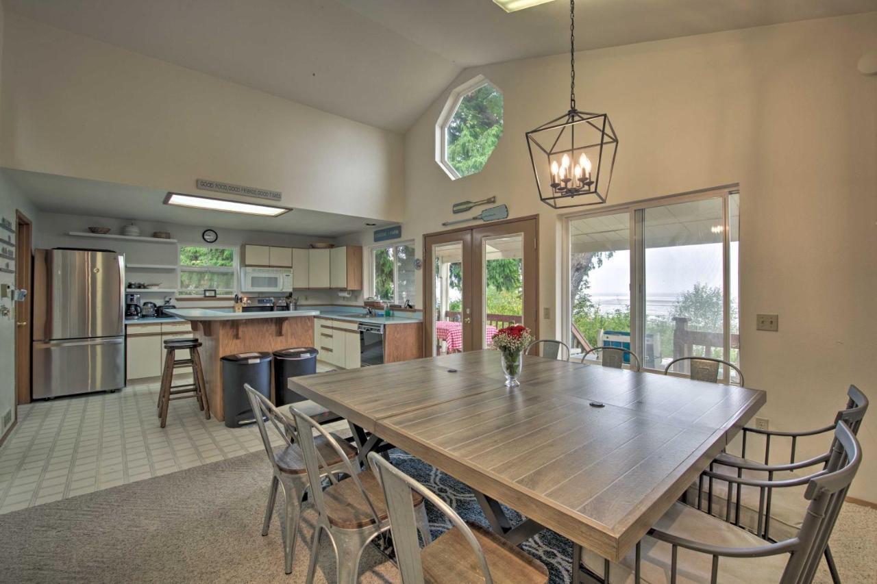 Warm Beach Hideaway With Private Beach! Stanwood Exteriér fotografie