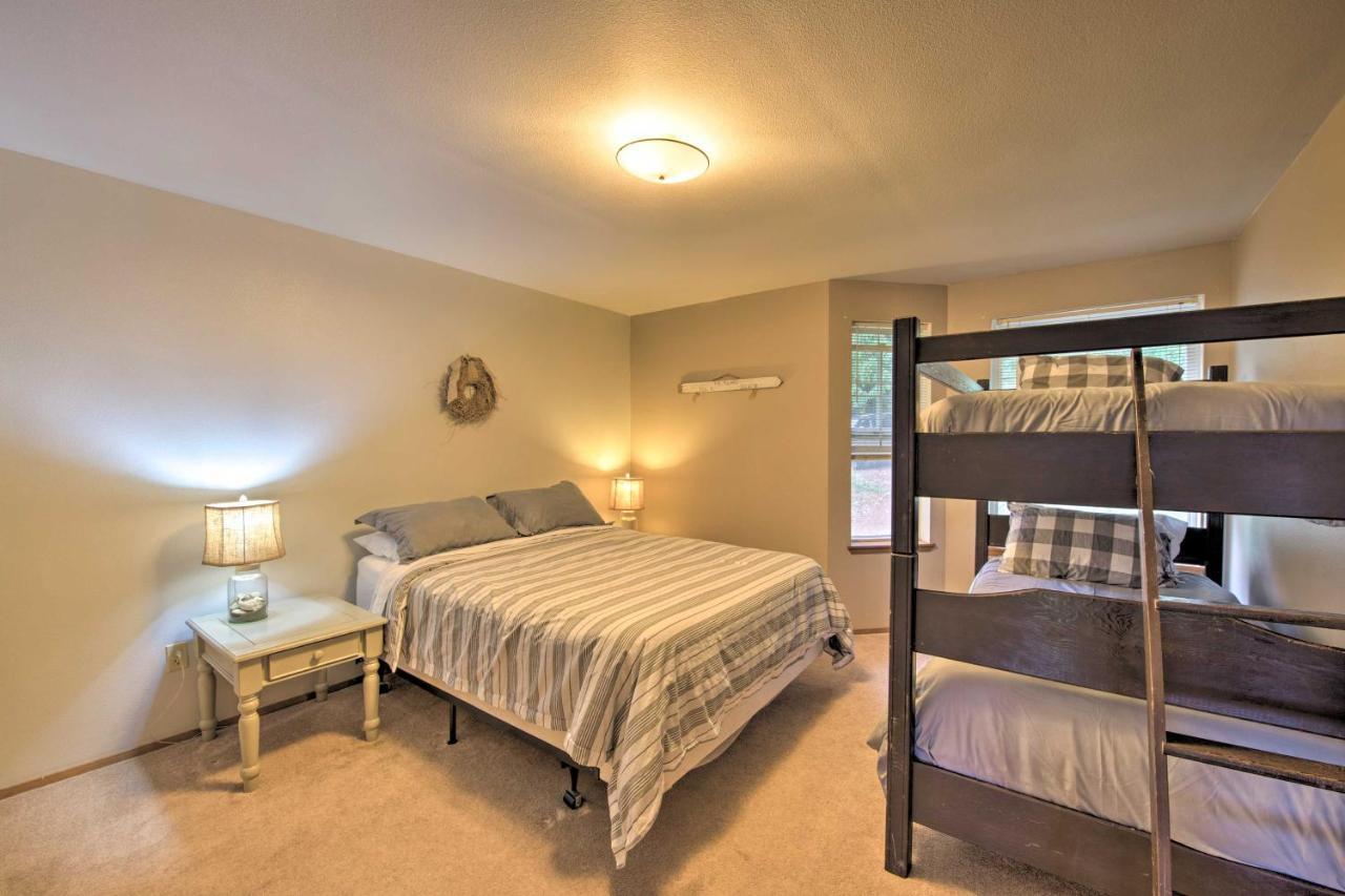 Warm Beach Hideaway With Private Beach! Stanwood Exteriér fotografie