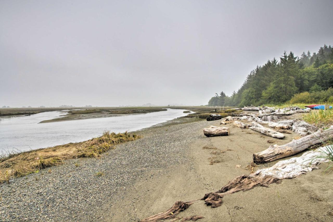 Warm Beach Hideaway With Private Beach! Stanwood Exteriér fotografie
