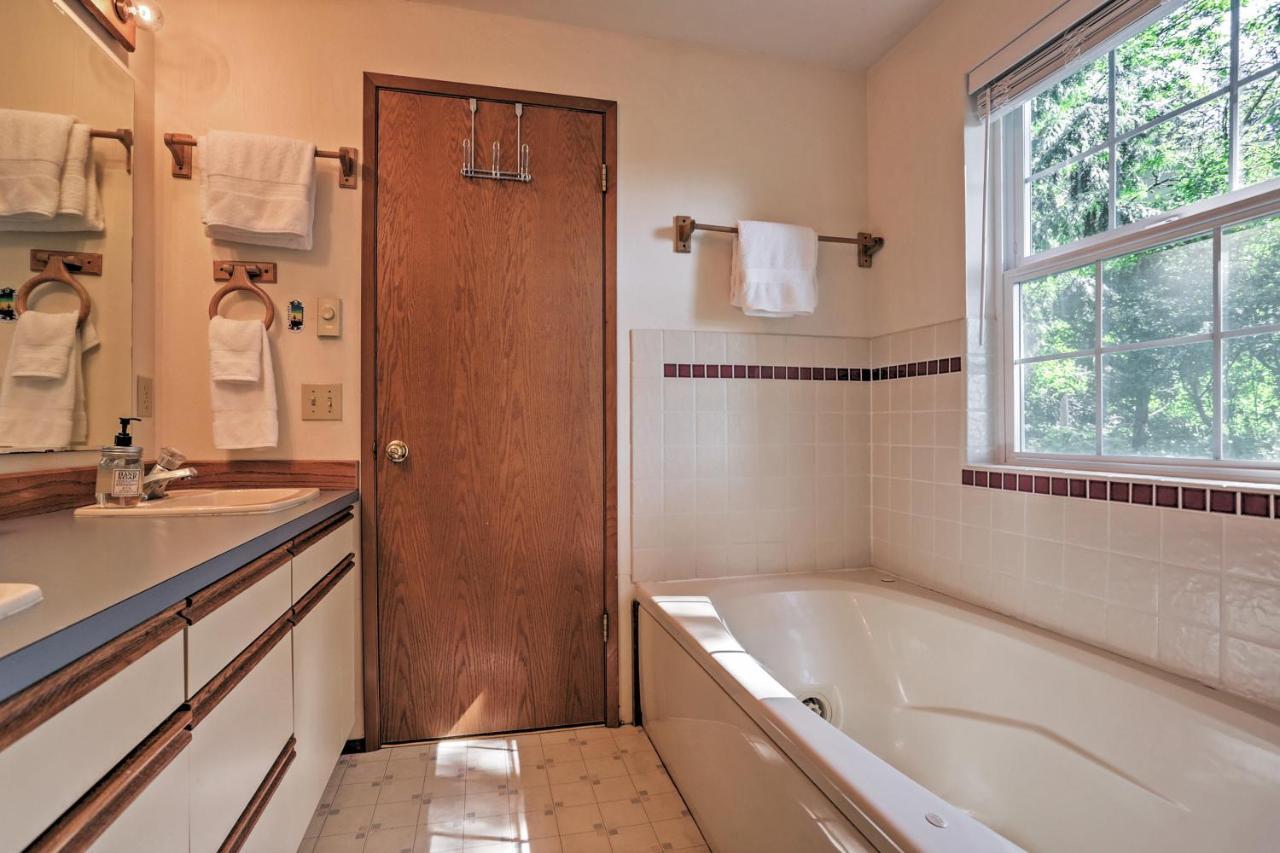 Warm Beach Hideaway With Private Beach! Stanwood Exteriér fotografie